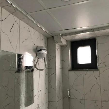 Nr1 Hotel *