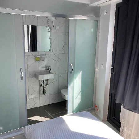 Nr1 Hotel *